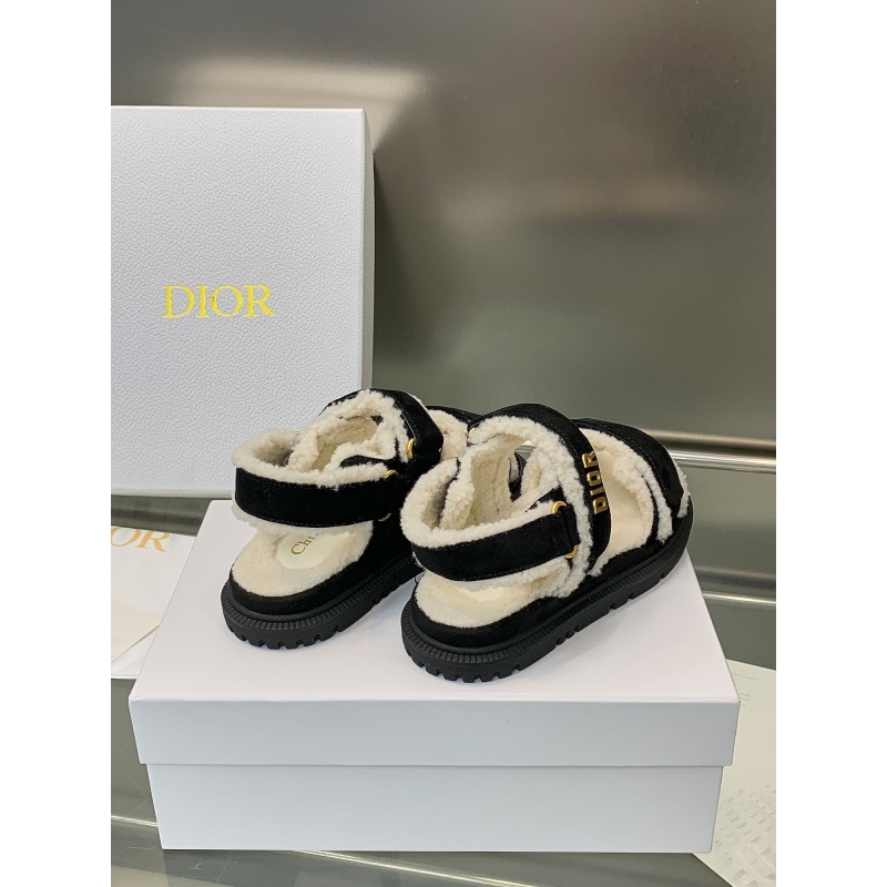 ch**an D*or sandals
